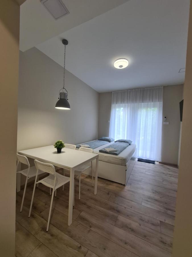 Oet Fenyo Apartmanhaz Siófok Zewnętrze zdjęcie