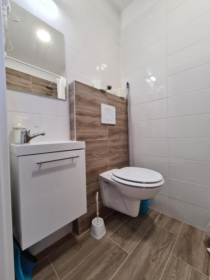 Oet Fenyo Apartmanhaz Siófok Zewnętrze zdjęcie