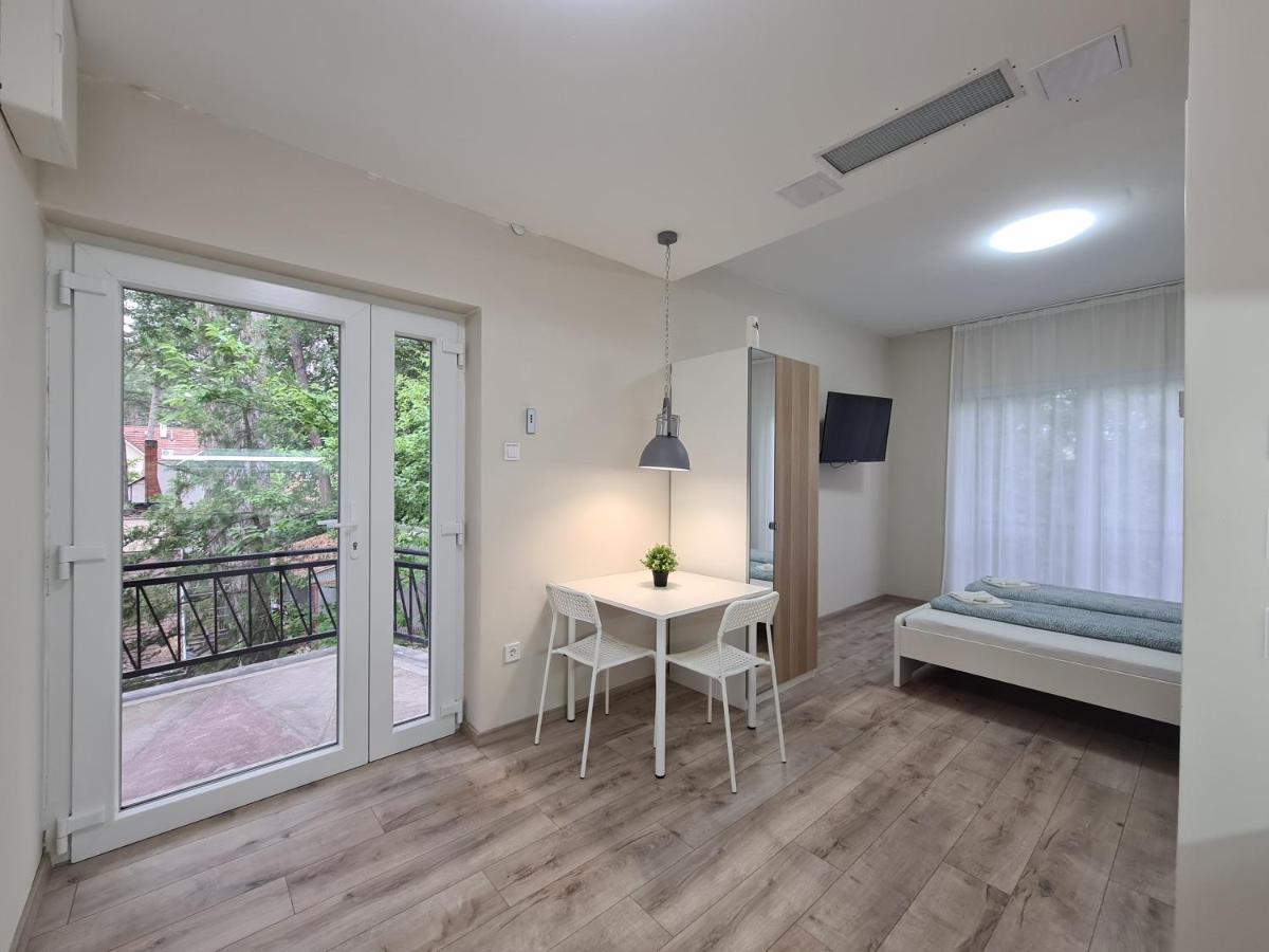 Oet Fenyo Apartmanhaz Siófok Zewnętrze zdjęcie