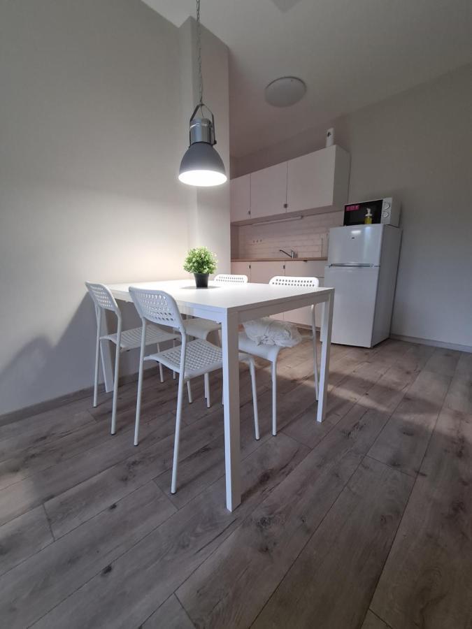 Oet Fenyo Apartmanhaz Siófok Zewnętrze zdjęcie