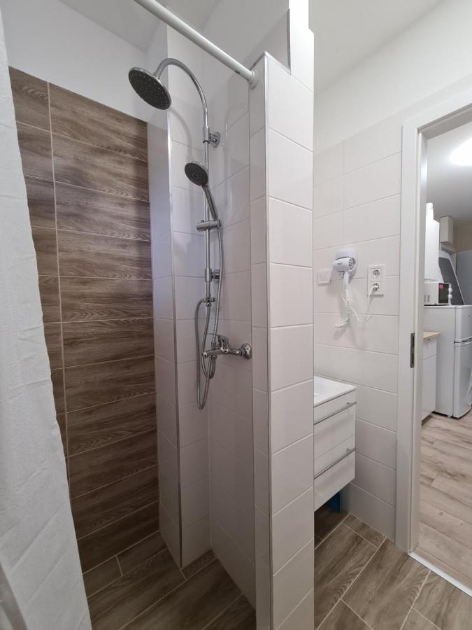 Oet Fenyo Apartmanhaz Siófok Zewnętrze zdjęcie